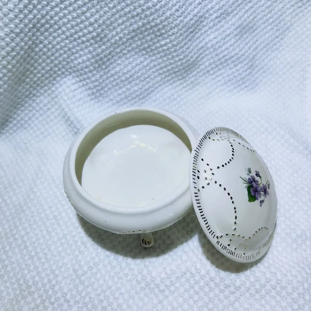VTG Signed CRSP 1975 Trinket 3 leg Dish Box 4.5x4.5x3‎ in Floral designed